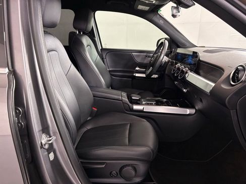 Used 2022 Mercedes-Benz GLB 250 image 40