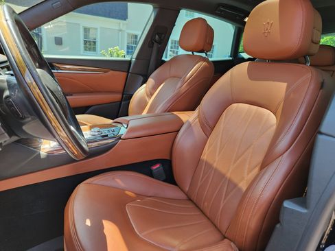 Used 2019 Maserati Levante GranLusso AWD/4WD image 12