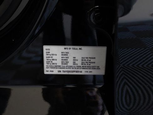 Used 2023 Tesla Model Y Long Range image 37