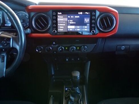 Used 2020 Toyota Tacoma TRD Off-Road image 36