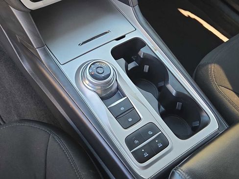 Used 2024 Ford Explorer XLT image 26