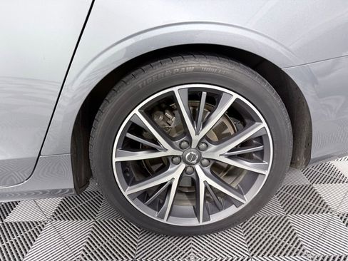 Used 2019 Volvo S90 T6 Momentum image 31