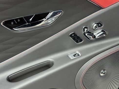 Used 2024 Bentley Flying Spur Azure image 33