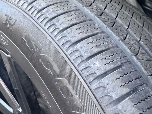 Used 2021 GMC Yukon SLT w/ Rear Media and Nav Package image 21