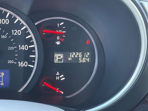 Used 2015 Nissan Quest SV image 27