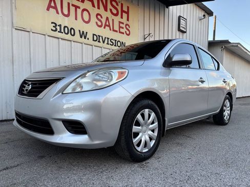 Used 2013 Nissan Versa SV image 5