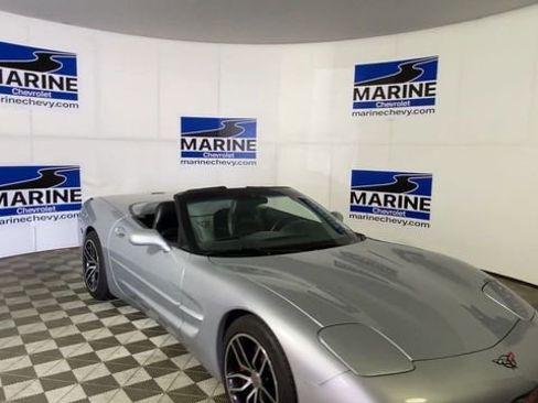 Used 1998 Chevrolet Corvette Convertible w/ Memory Pkg RWD image 4