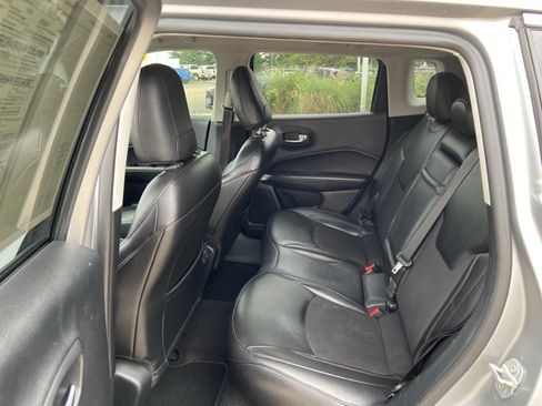 Used 2019 Jeep Compass Latitude FWD image 48