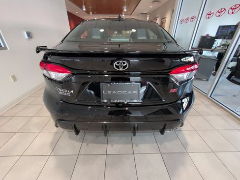 Used 2026 Toyota Corolla SE w/ SE Package FWD image 4