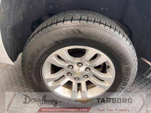 Used 2018 Chevrolet Suburban LT RWD image 16