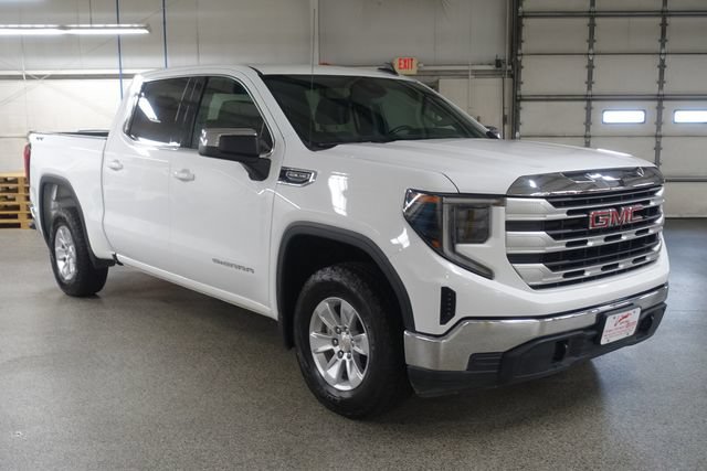 Used 2023 GMC Sierra 1500 SLE AWD/4WD image 1