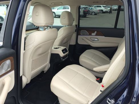 Used 2021 Mercedes-Benz GLS 450 4MATIC image 25