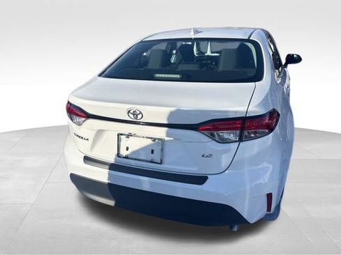 Used 2024 Toyota Corolla LE image 5