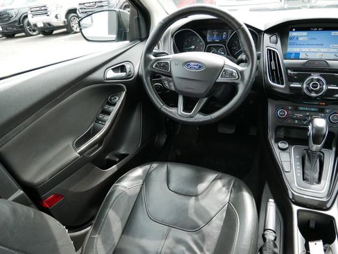 Used 2017 Ford Focus Titanium FWD image 18