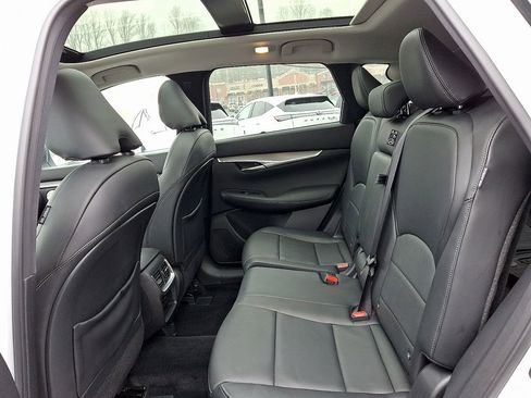 Used 2023 INFINITI QX50 Luxe AWD/4WD image 11