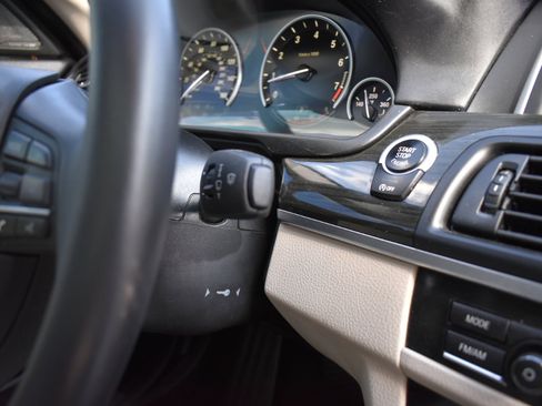 Used 2015 BMW 550i Sedan image 45