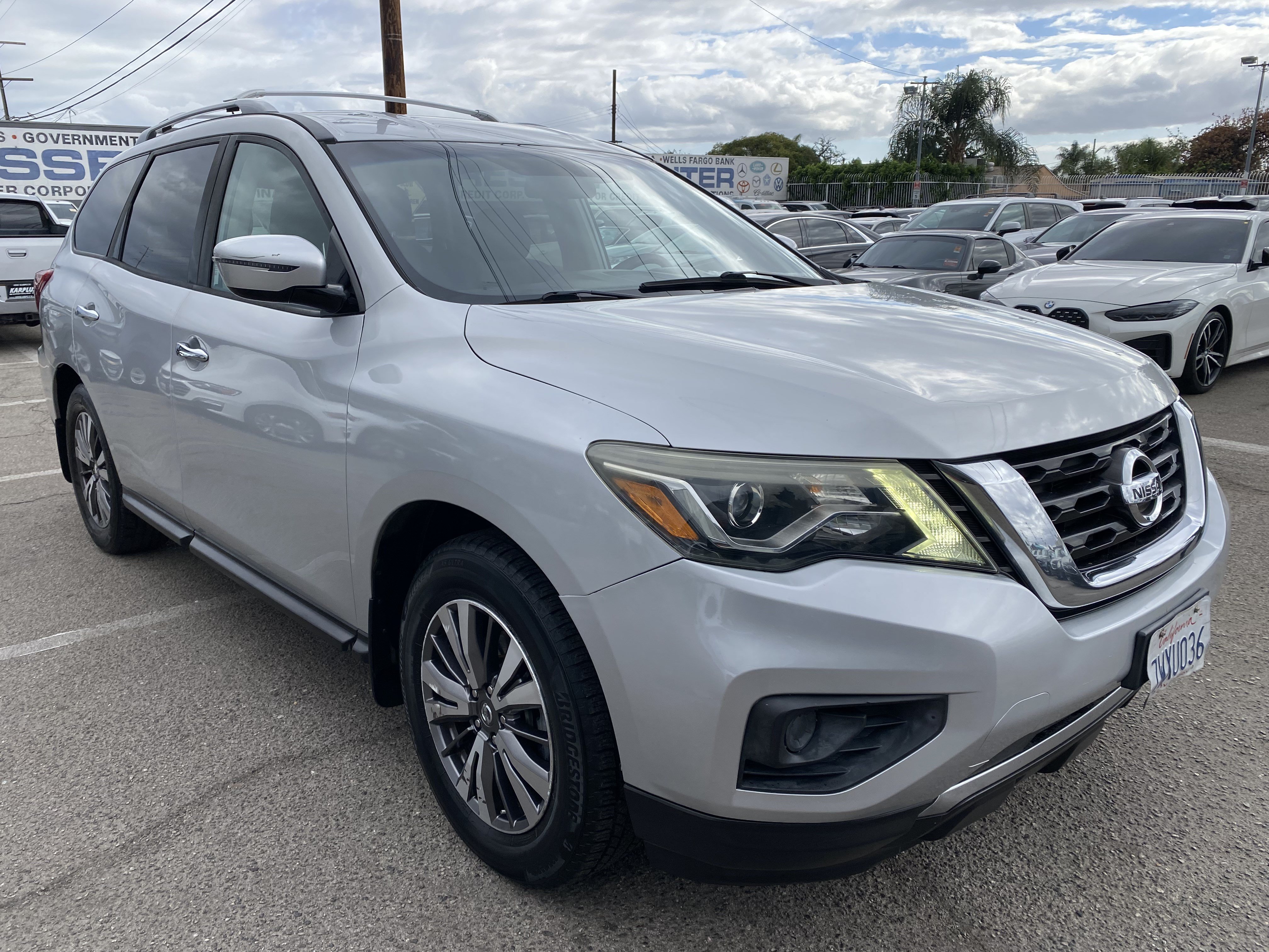 Used 2017 Nissan Pathfinder S FWD image 6