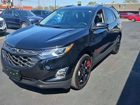 Used 2020 Chevrolet Equinox Premier w/ Premier Redline Edition FWD image 9