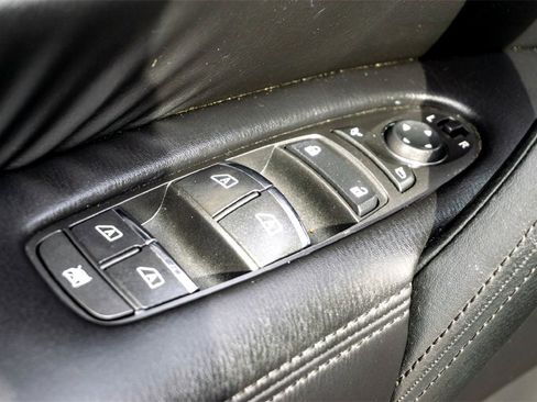 Used 2023 Nissan Armada SL w/ Captain's Chairs Package image 11