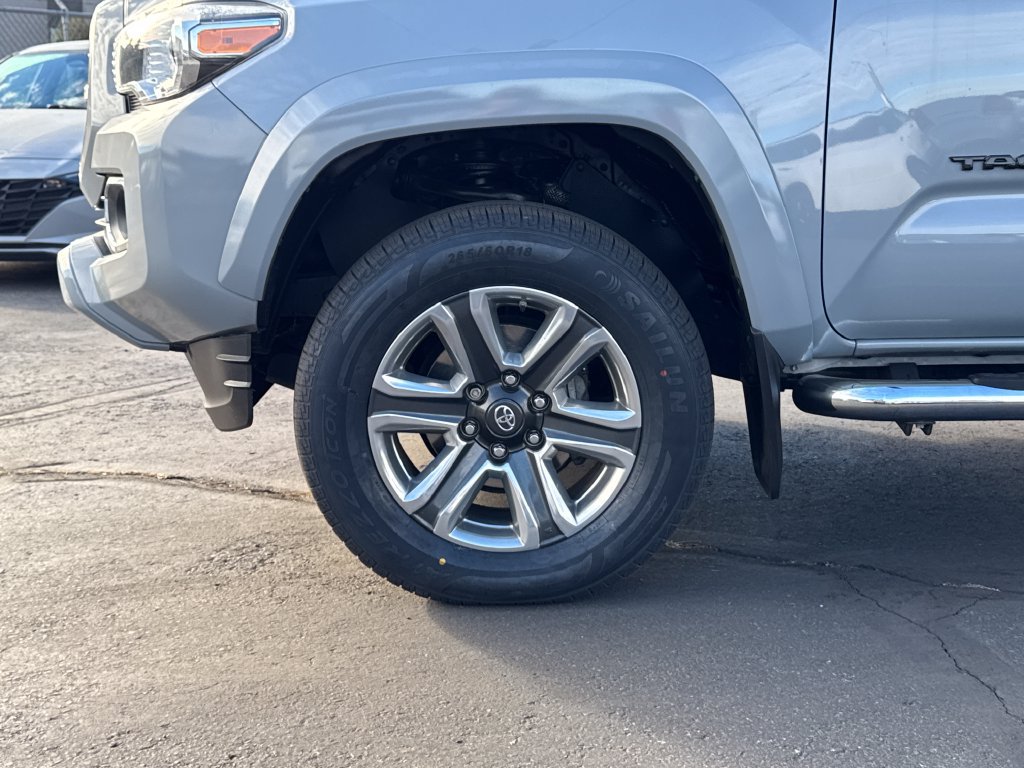 Used 2018 Toyota Tacoma Limited AWD/4WD image 19