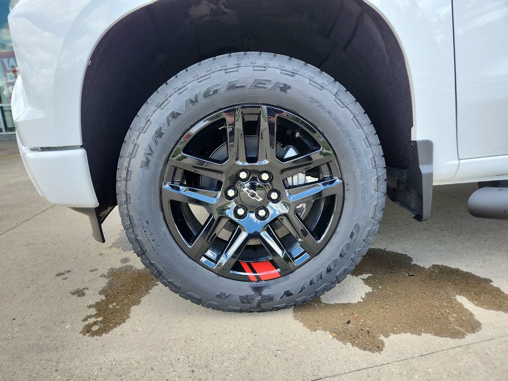 New 2026 Chevrolet Silverado 1500 RST w/ Redline Edition AWD/4WD image 29
