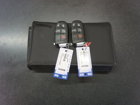 Used 2018 Dodge Charger R/T Scat Pack w/ Dynamics Package RWD image 18