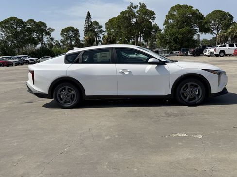 New 2026 Kia K4 FWD image 3