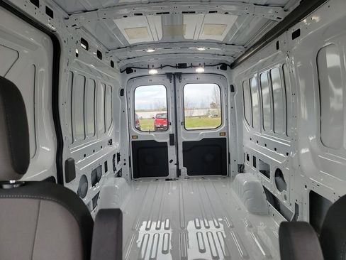 New 2025 Ford Transit 250 148 Medium Roof image 32