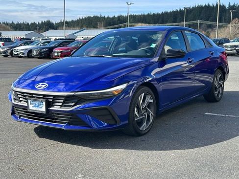 Used 2025 Hyundai Elantra Sport w/ Cargo Package image 6