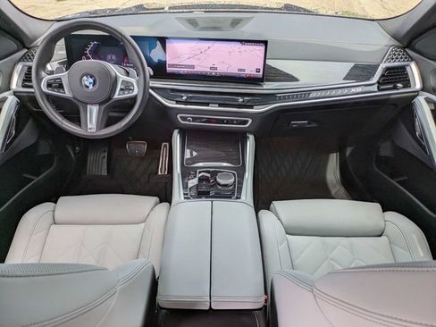 Used 2025 BMW X6 xDrive40i w/ Parking Assistance Package AWD/4WD image 16