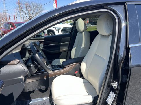 Used 2023 MAZDA CX-30 AWD 2.5 S w/ Premium Package image 13