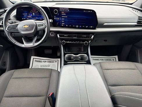 Used 2024 Chevrolet Traverse LT image 18