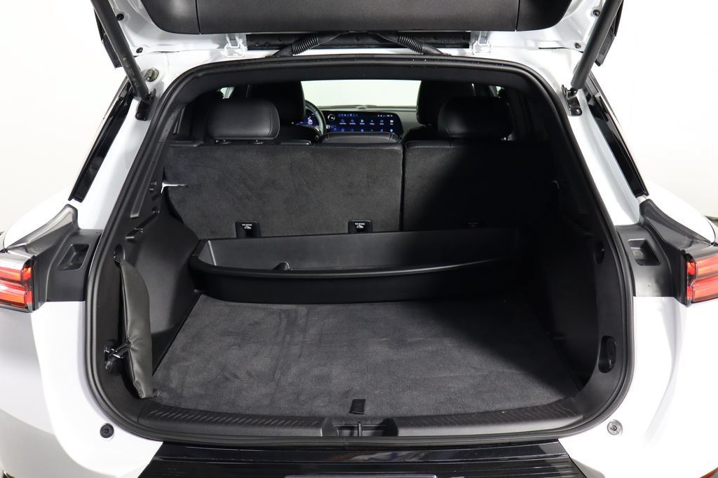 Used 2024 Chevrolet Equinox EV LT w/ LPO, Active Package FWD image 17