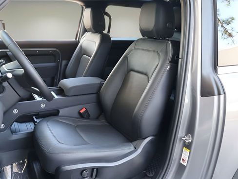 Used 2023 Land Rover Defender 90 S image 11