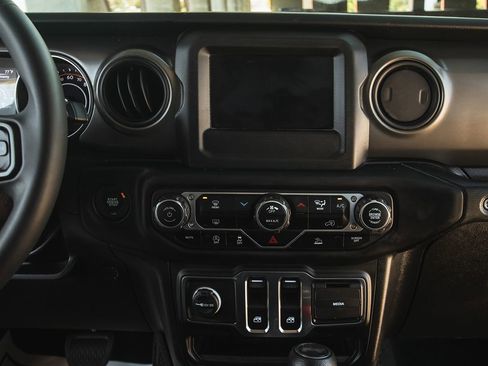 Used 2023 Jeep Wrangler Sport S image 25