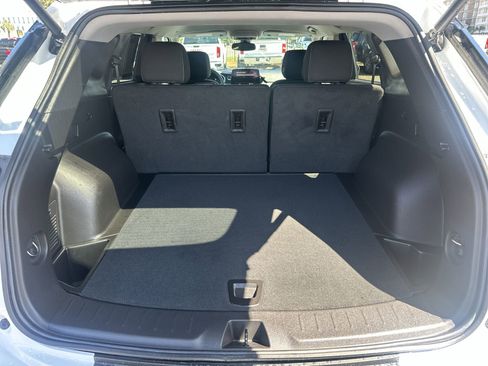 Used 2024 Chevrolet Blazer LT w/ Convenience Package FWD image 32
