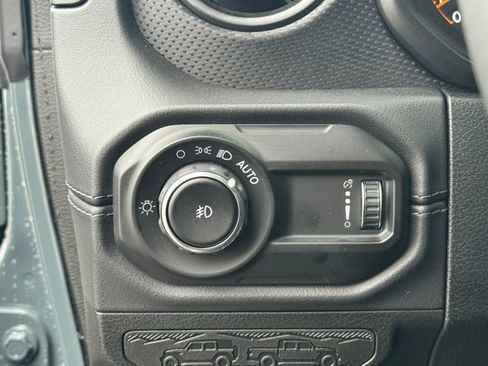 Used 2025 Jeep Wrangler Unlimited Rubicon w/ Steel Bumper Group image 14