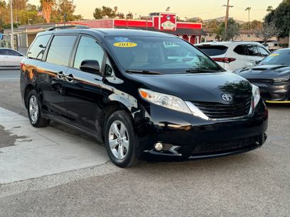 Used 2017 Toyota Sienna LE