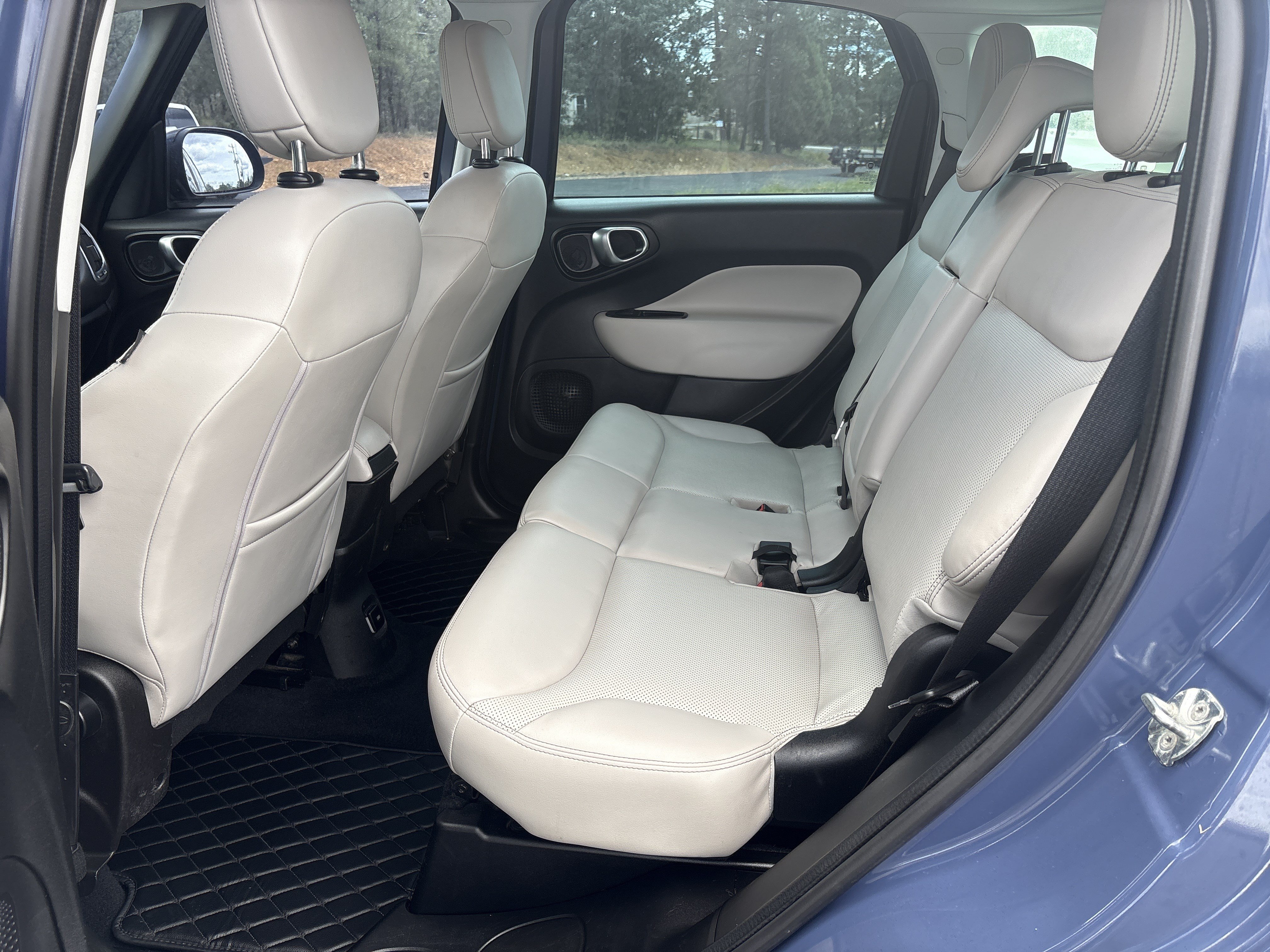 Used 2018 FIAT 500L Trekking w/ Urbana Appearance Package FWD image 12