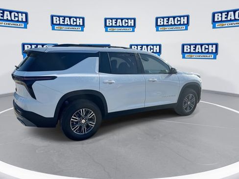 New 2026 Chevrolet Traverse LT image 8