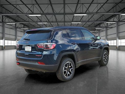 New 2026 Jeep Compass Trailhawk w/ Sun, Sound & Navigation Group AWD/4WD image 4