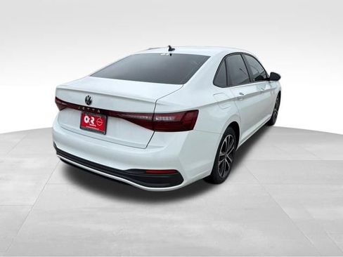 Used 2025 Volkswagen Jetta Sport FWD image 5