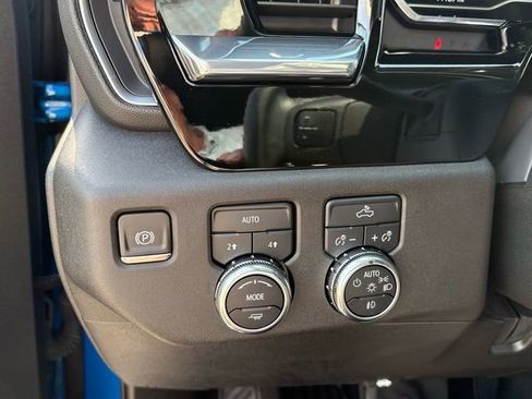 Used 2024 GMC Sierra 1500 Elevation image 17