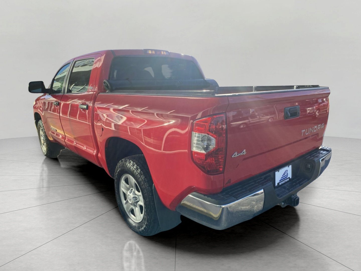 Used 2015 Toyota Tundra SR5 w/ SR5 Upgrade Package AWD/4WD image 10