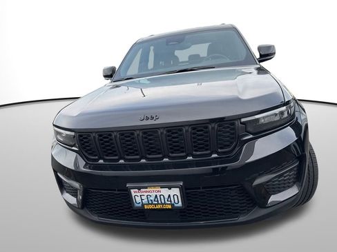 Used 2024 Jeep Grand Cherokee Altitude image 29