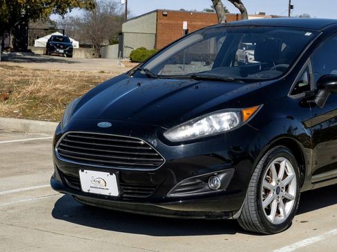 Used 2019 Ford Fiesta SE w/ Equipment Group 201A image 7