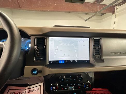 Used 2025 Ford Bronco Big Bend image 14