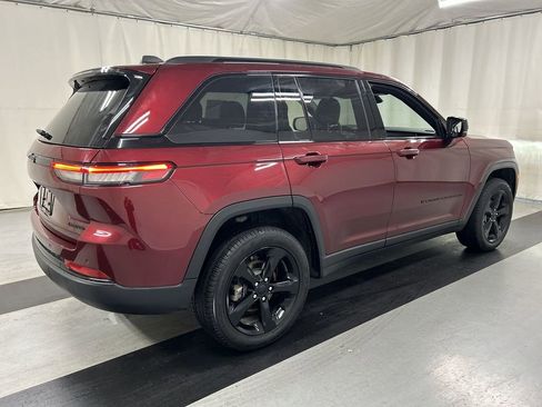 New 2025 Jeep Grand Cherokee Limited w/ Black Appearance Package AWD/4WD image 2