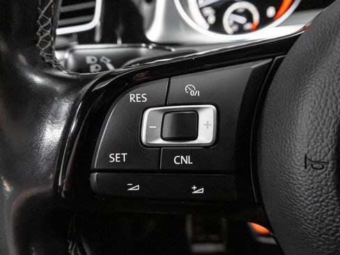 Used 2016 Volkswagen Golf R 4-Door image 50