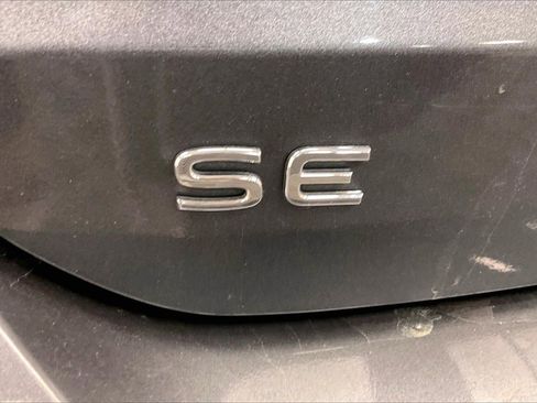 Used 2024 Volkswagen Taos SE image 7